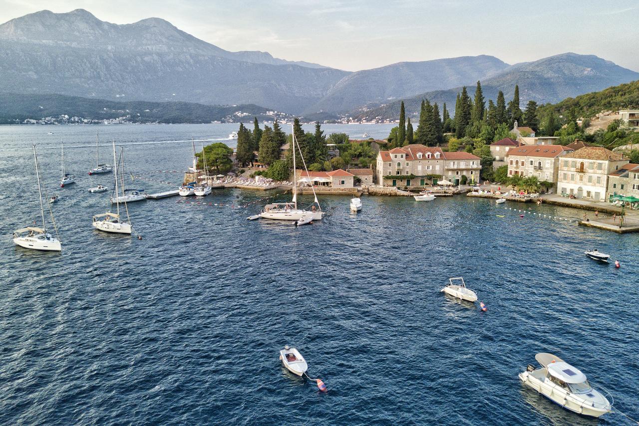 Apartments Barizon Luštica Exterior photo